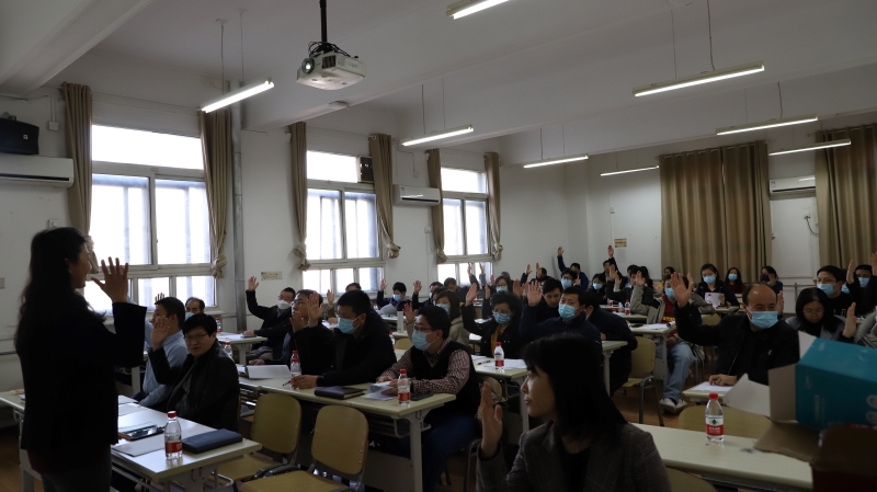 9001cc金沙以诚为本第五届教职工代表大会第六次会议顺利召开-3.jpg